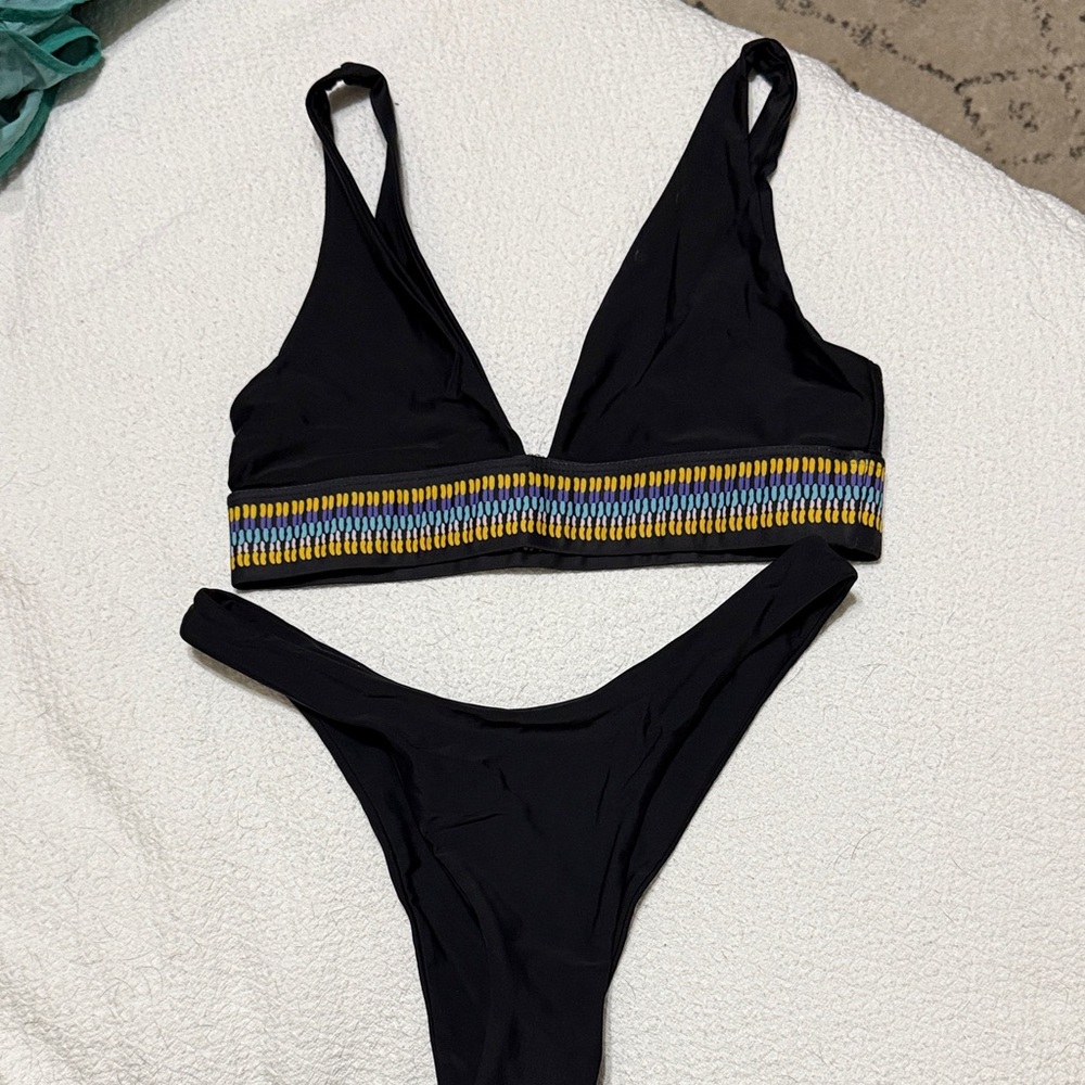 Black V-Neck Bikini Set with Multicolor Waistband
